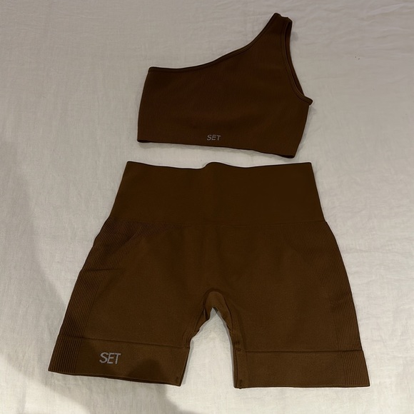 SET ACTIVE Other - SCULPTFLEX® RIBBED ONE SHOULDER BRA AND BIKE SHORTS
